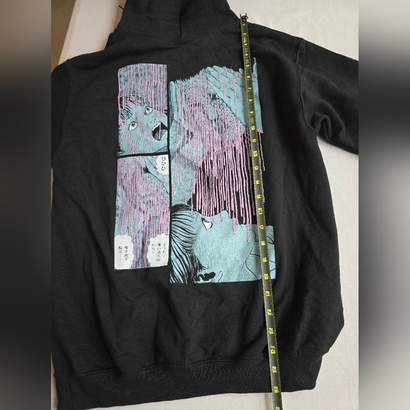 Anime Black Graphic Junji Ito Collection with Anime Design Crunchyroll S - Picture 6 of 6